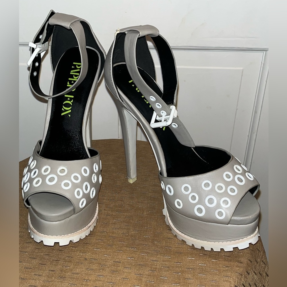 Preloved, Mint Condition Light Gray Platforms - image 2